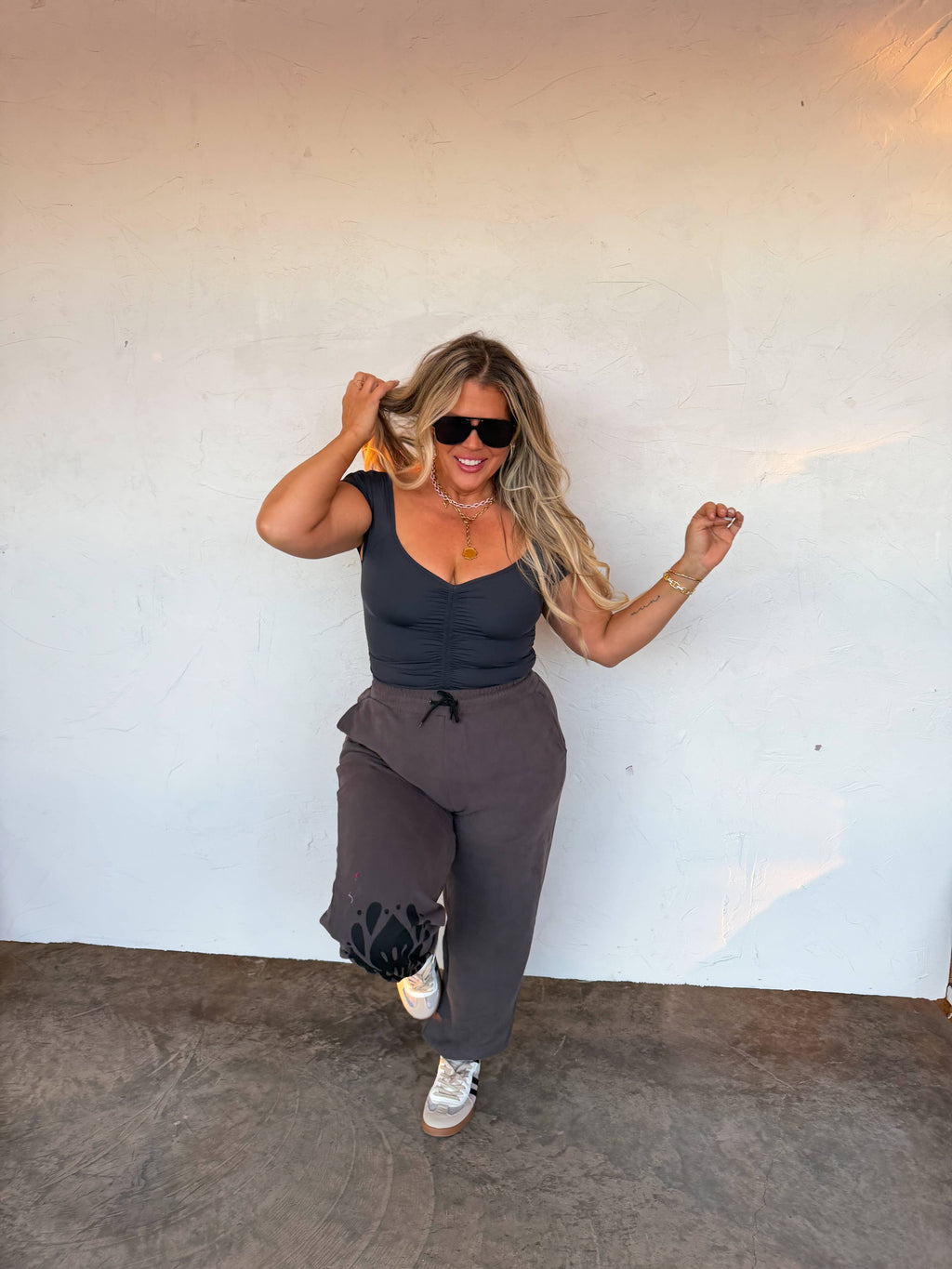 FLOWER POWER JOGGERS: CHARCOAL / 3X