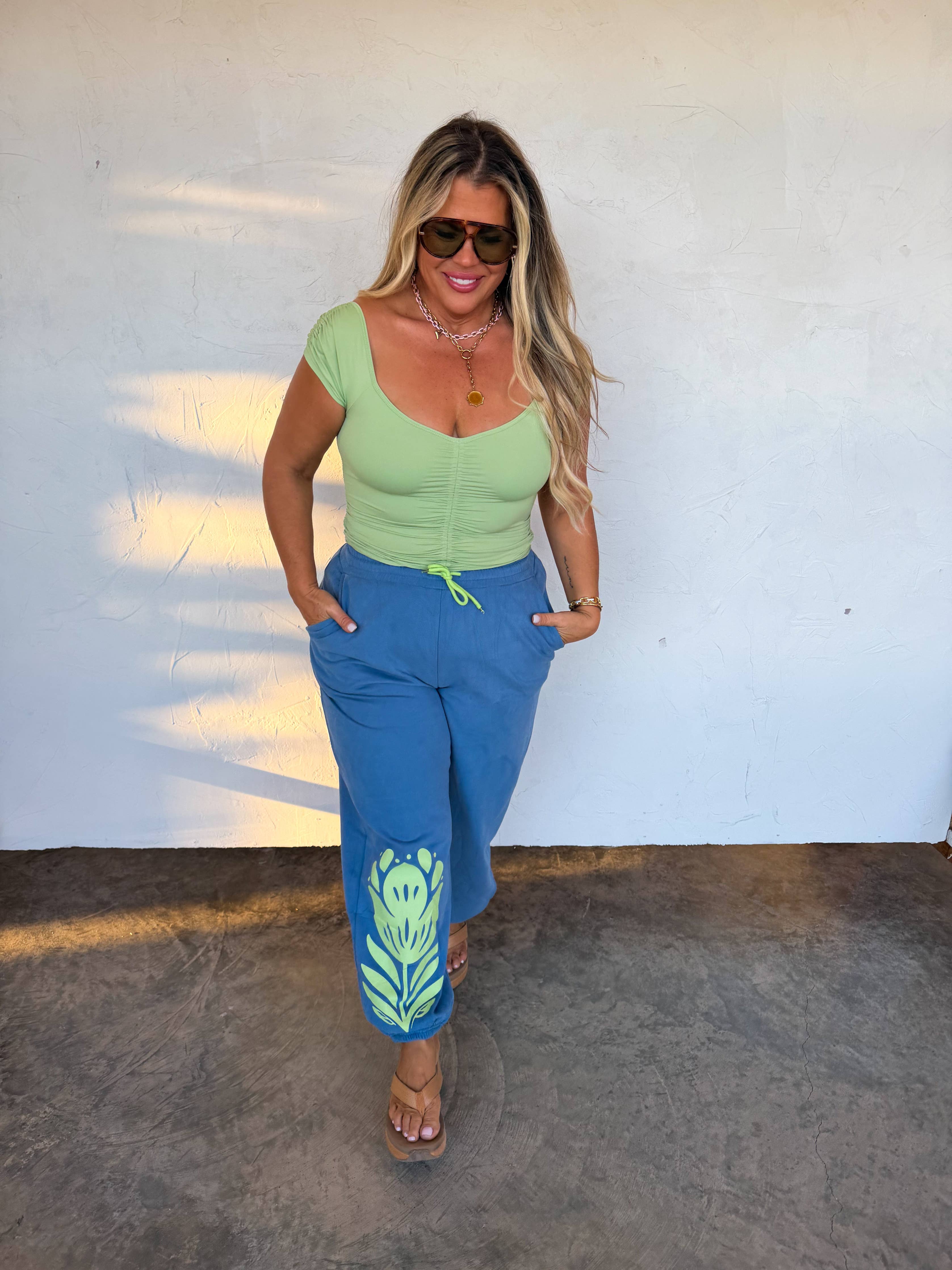 FLOWER POWER JOGGERS: CHARCOAL / 3X