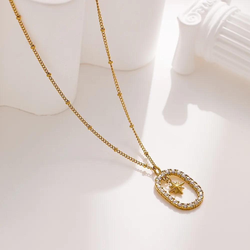 Petra -charming star pendant necklace