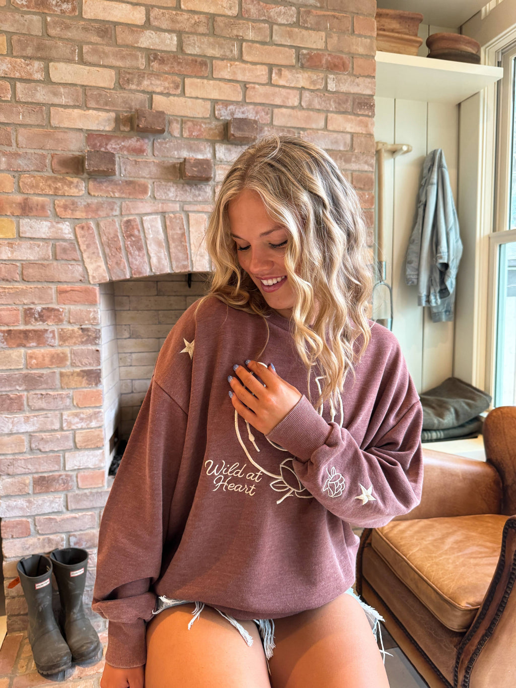 RODEO PULLOVER: WILD AT HEART- BROWN / 2X